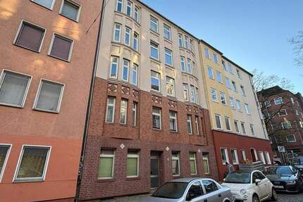 Klassischer Altbau mit Balkonen zimmer