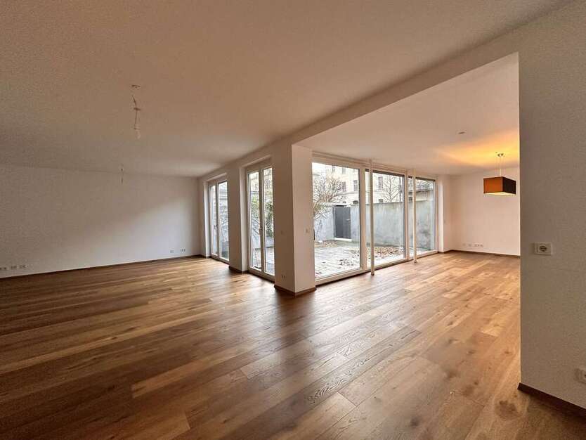 Haus zum Mieten in München 4.510 € 141.4 m²