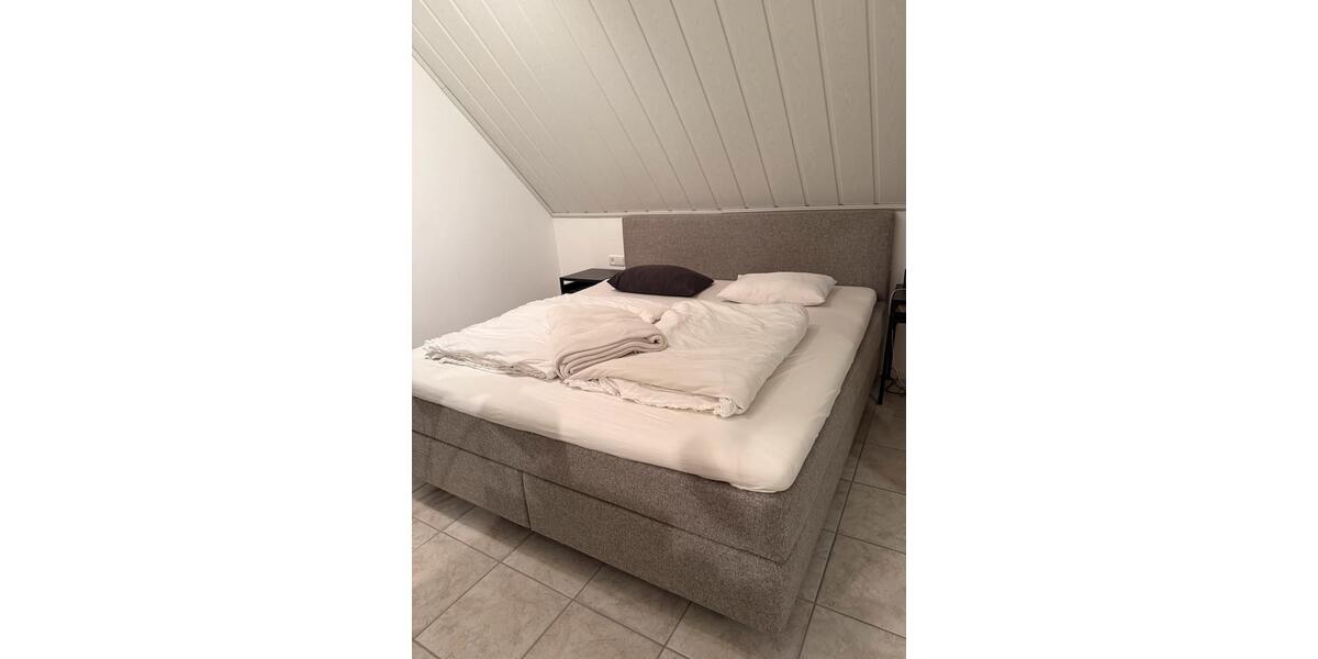 Dachgeschoßwohnung Grafenrheinfeld - 3 Zimmer, 85 m&sup2;, 800&euro; | Angebot:26696379