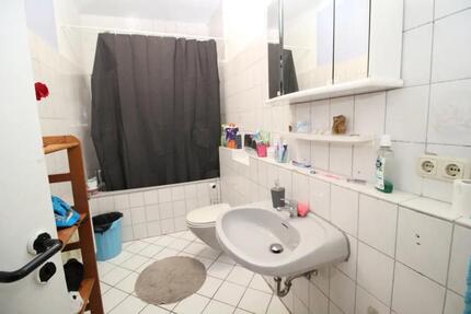 4-Zimmer-Wohnung mit Balkon und Garage