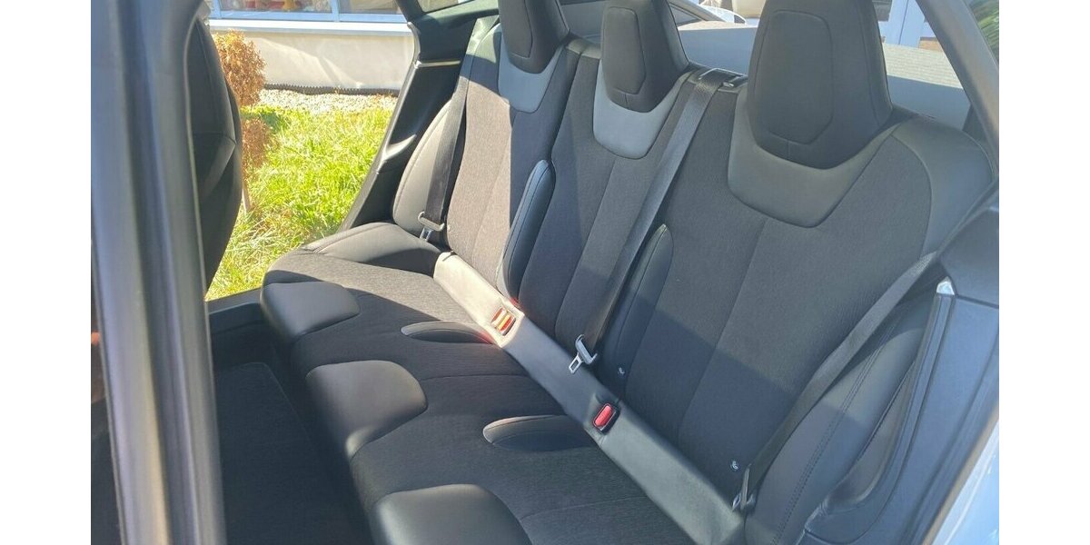 Tesla Model S 75 FreeSupercharger*CCS Adapter*Sitzh.*Aut 99.890 km 39.990 &euro; Rudolstadt 07407