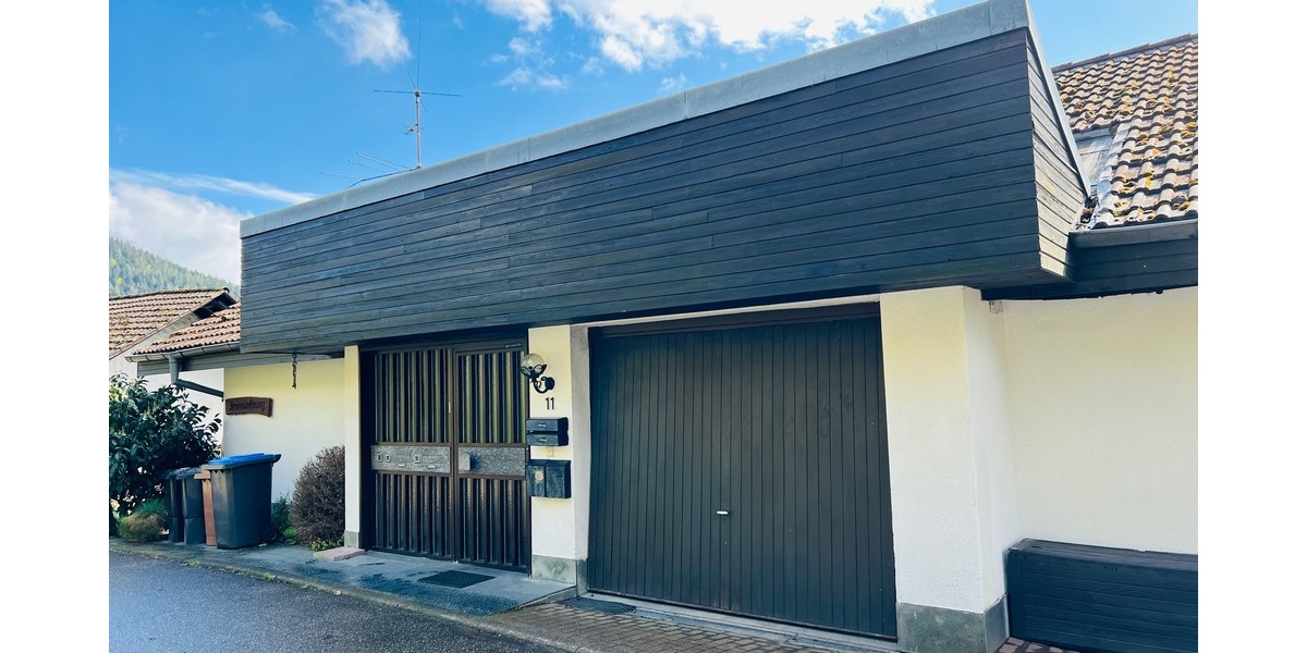 Zwei Wohnungen, ein Hausgefühl: „Haus-im-Haus-Charakter“ mit Garten, Sauna und Kaminzimmer - Mehrfamilienhaus, Wohnhaus Bad Rippoldsau-Schapbach Schapbach | Angebot:26692716
