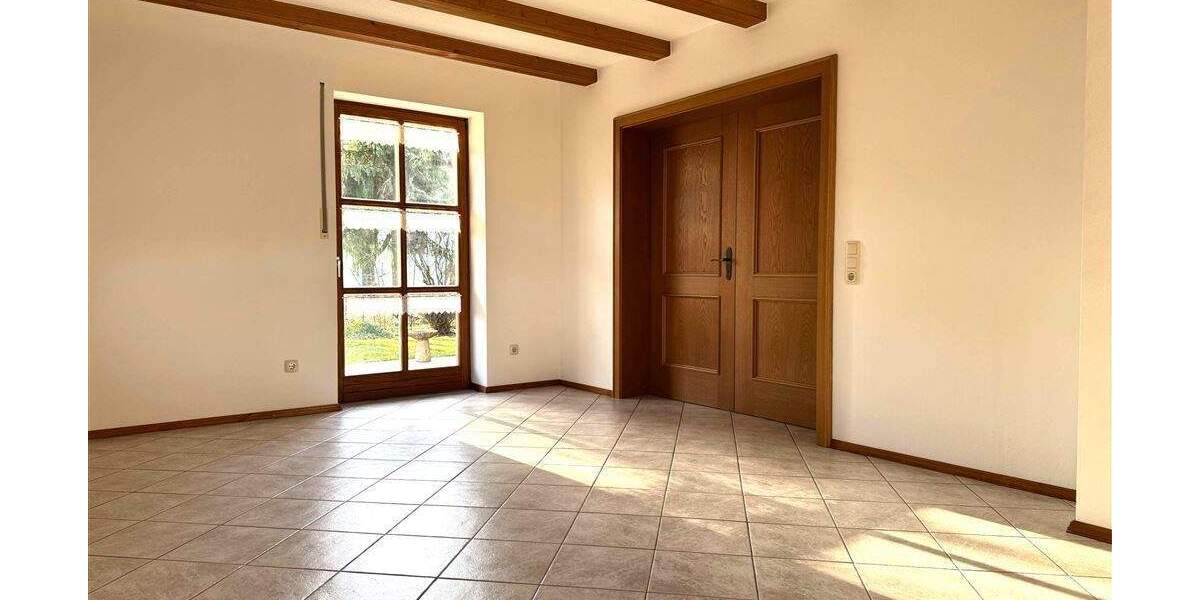 Einfamilienhaus Geiselhöring - 6 Zimmer, 237 m&sup2;, 1.300&euro; | Angebot:25562903