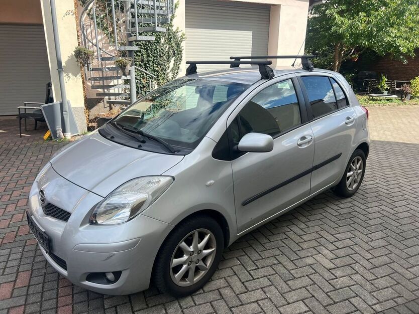 Daihatsu Charade 169.000 km 2.999 € Dresden 01139