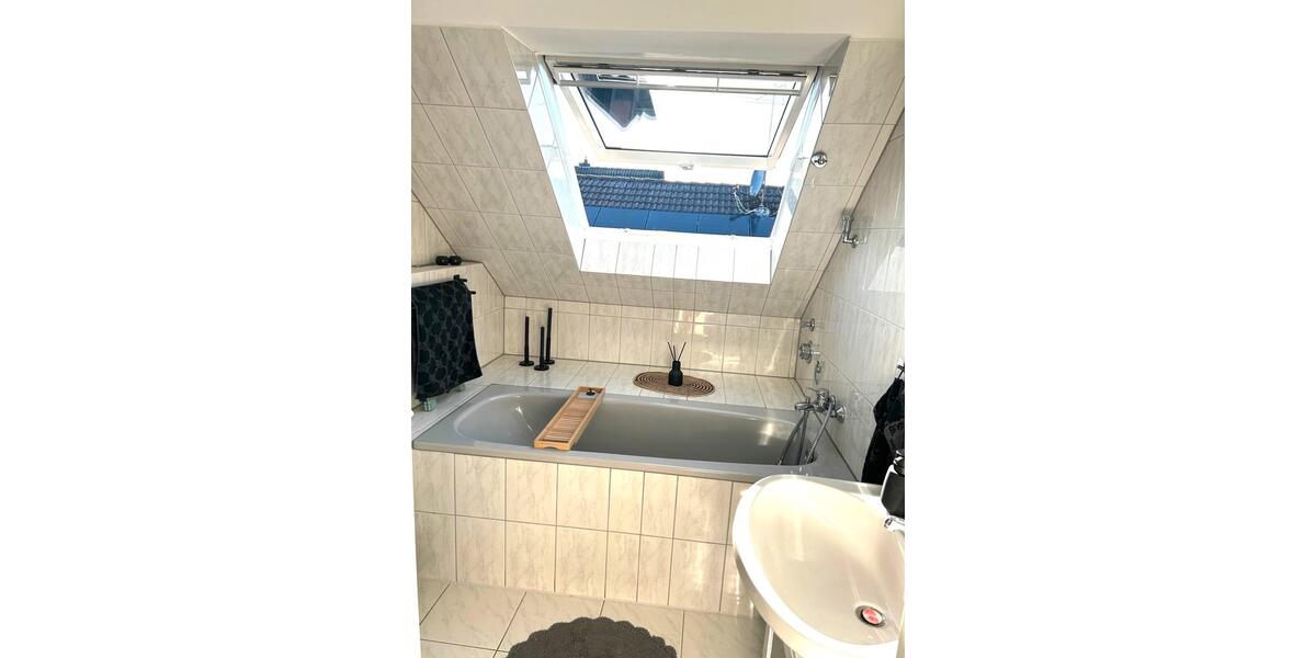 Dachgeschoßwohnung Hennef (Sieg) - 2 Zimmer, 50 m&sup2;, 675&euro; | Angebot:26271505