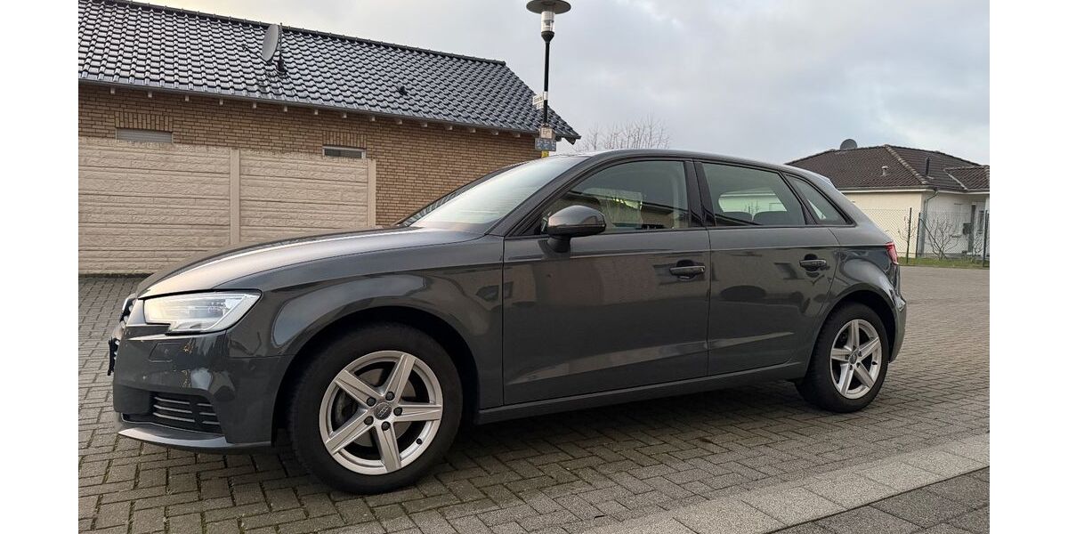Audi A3 127.000 km 14.800 &euro; Wassenberg 41849