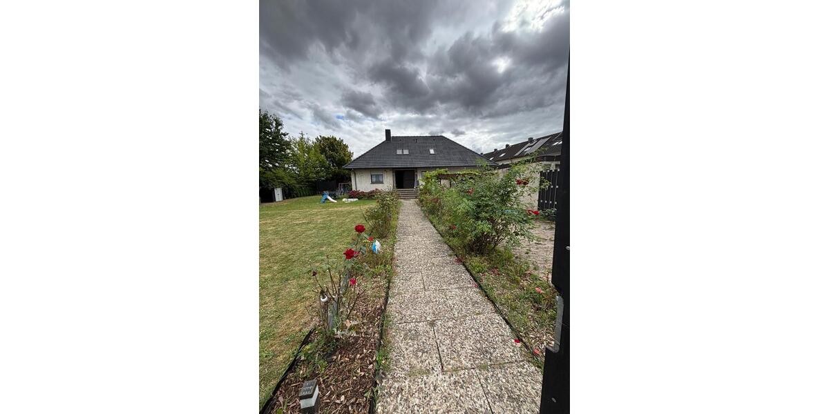 Einfamilienhaus Hameln Kernstadt - 8 Zimmer, 216 m&sup2;, 1.890&euro; | Angebot:26056469