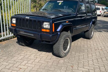 Jeep Cherokee 241.000 km 13.875 &euro; Trebbin 14959