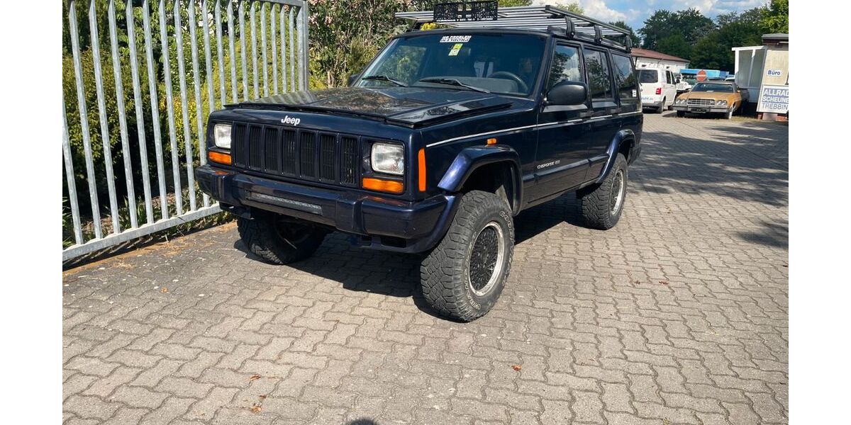 Jeep Cherokee 241.000 km 13.875 &euro; Trebbin 14959