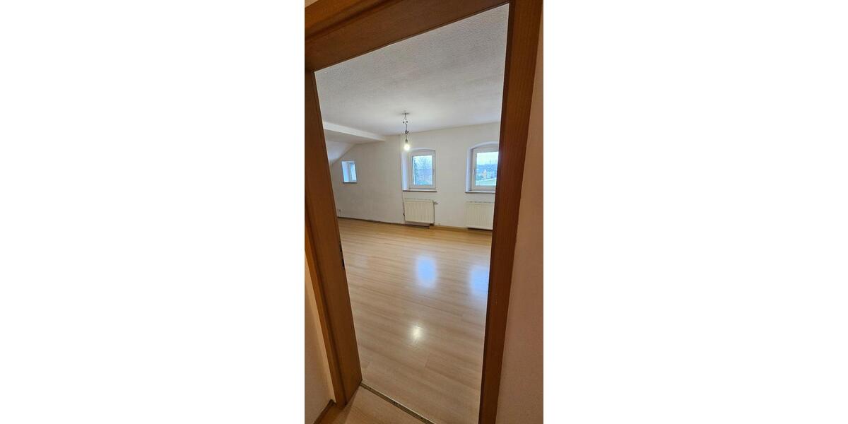 Großzügige 3-Zimmer-Dachgeschosswohnung mit Balkon & Stellplatz 3 zimmer