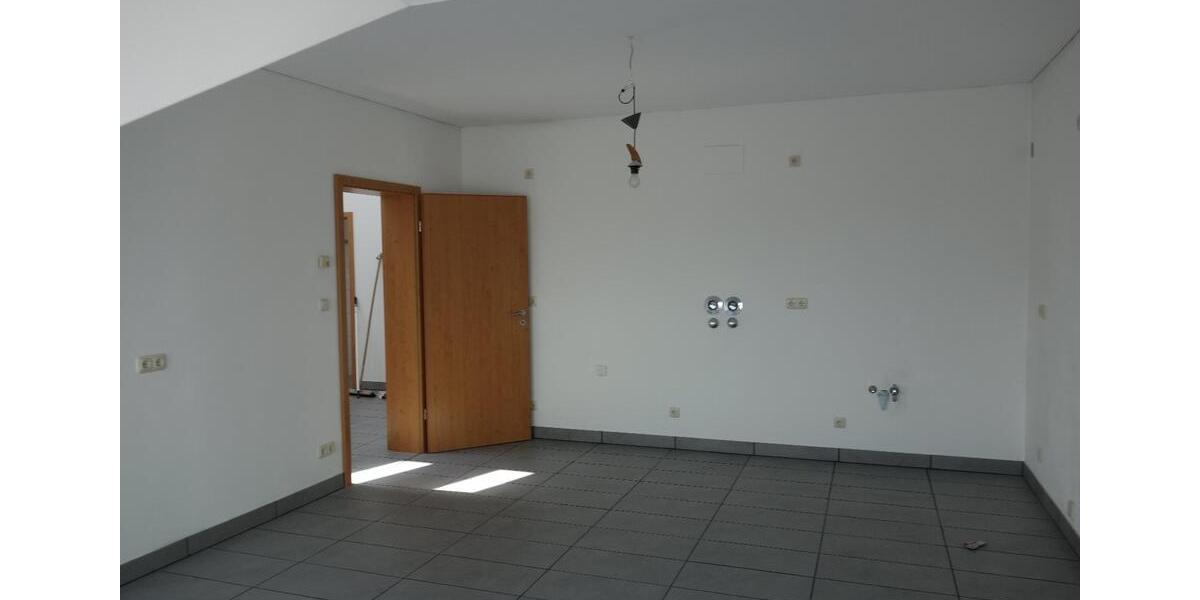 Dachgeschoßwohnung Bruckberg - 4 Zimmer, 149 m&sup2;, 420.000&euro; | Angebot:26984630