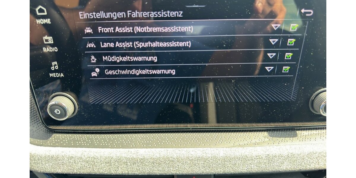 Skoda Kamiq 1.0 TSi Selection Black *Sitzhzg/Kamera/LED/ 11.934 km 21.490 &euro; Bamberg 96052