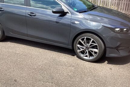 Kia ceed / Ceed 54.000 km 16.500 &euro; Zusamaltheim 86637