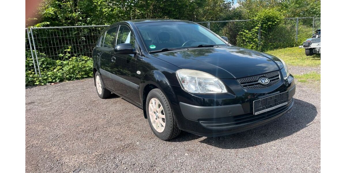 Kia Rio 204.000 km 2.200 &euro; Völklingen 66333
