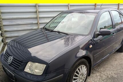 VW Bora 284.247 km 750 &euro; Lübeck 23556