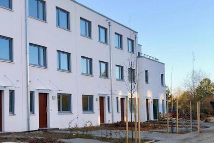 Haus Königs Wusterhausen - 4 Zimmer, 137 m&sup2;, 2.090&euro; | Angebot:25638428