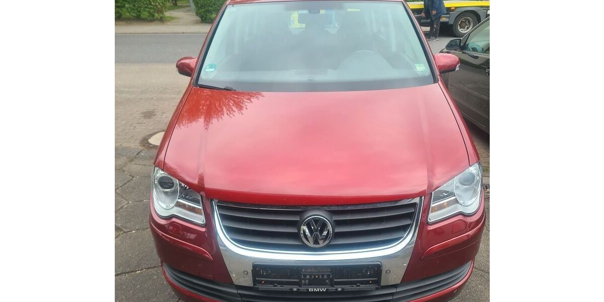 VW Touran 153.280 km 4.550 &euro; Pinneberg 25421