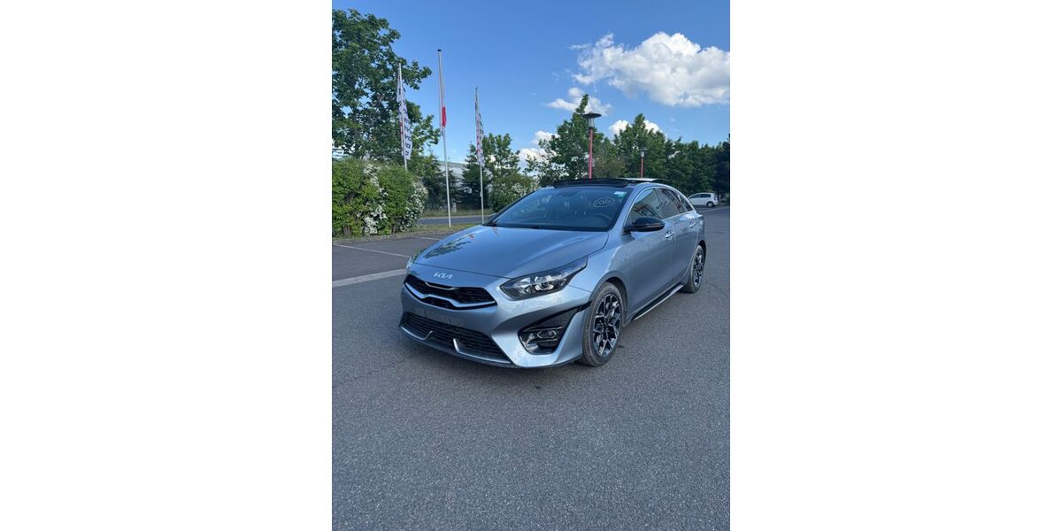 Kia pro ceed / ProCeed 133.000 km 14.990 &euro; Mittenwalde 15749