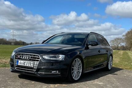Audi S4 196.000 km 18.500 &euro; Filsum 26849