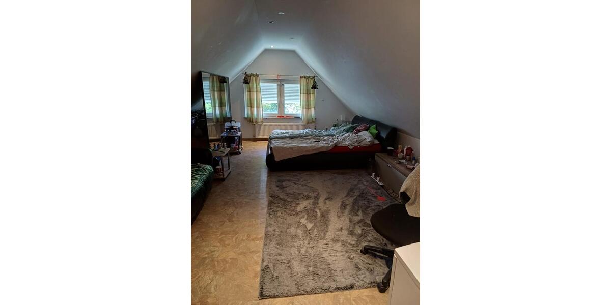 Dachgeschoßwohnung Baden-Baden Baden - 3 Zimmer, 86 m&sup2;, 1.300&euro; | Angebot:26415262