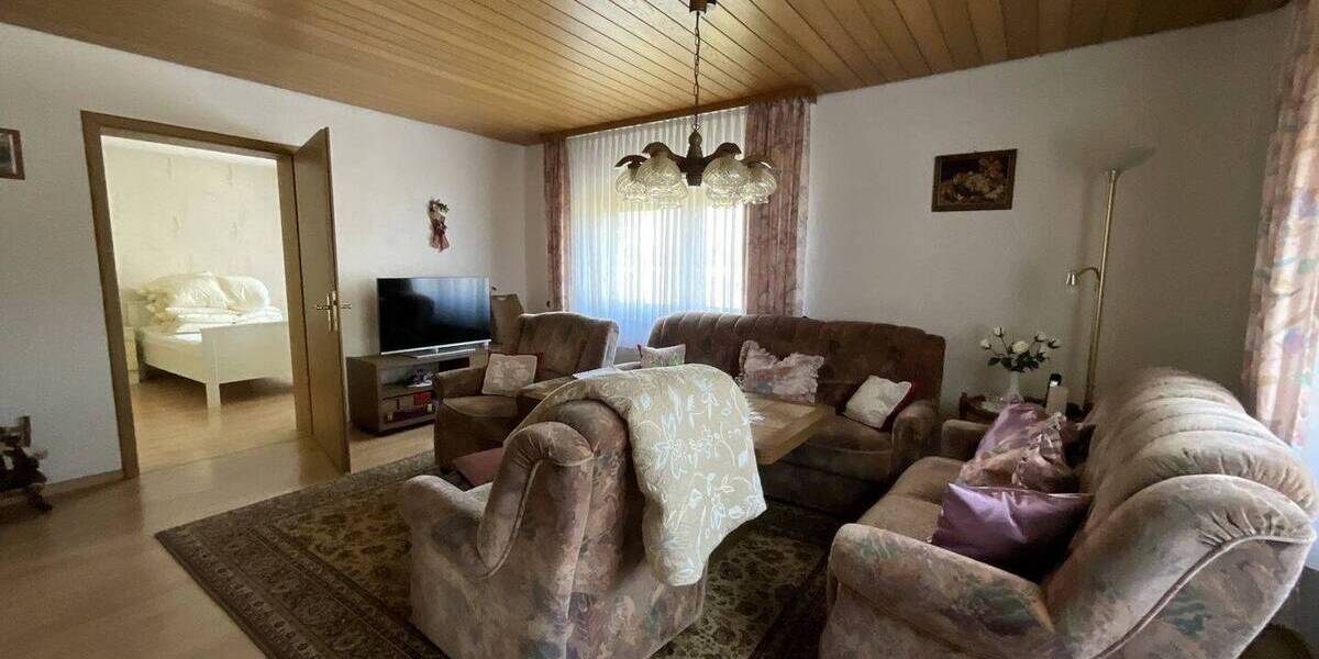 Einfamilienhaus Sontra - 7 Zimmer, 147 m&sup2;, 110.000&euro; | Angebot:26257461