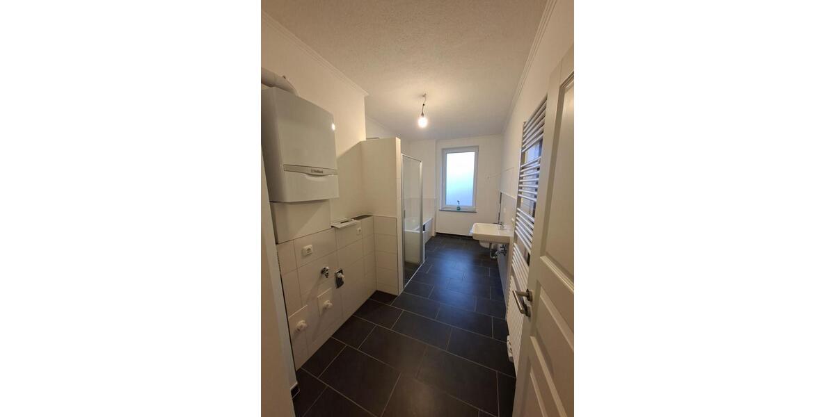 Etagenwohnung Schönebeck (Elbe) - 4 Zimmer, 106 m&sup2;, 800&euro; | Angebot:25052594