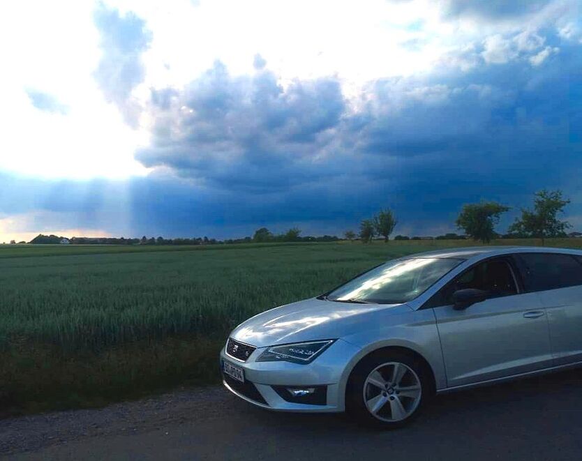 Seat Leon 82.000 km 13.900 € Braunschweig 38122