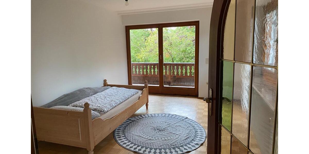 Etagenwohnung Holzkirchen - 3 Zimmer, 85 m&sup2;, 1.500&euro; | Angebot:25539745