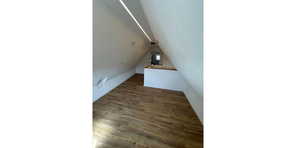 Stilvolle 4,5-Zimmer-Maisonette mit Terrasse ins Grüne zimmer