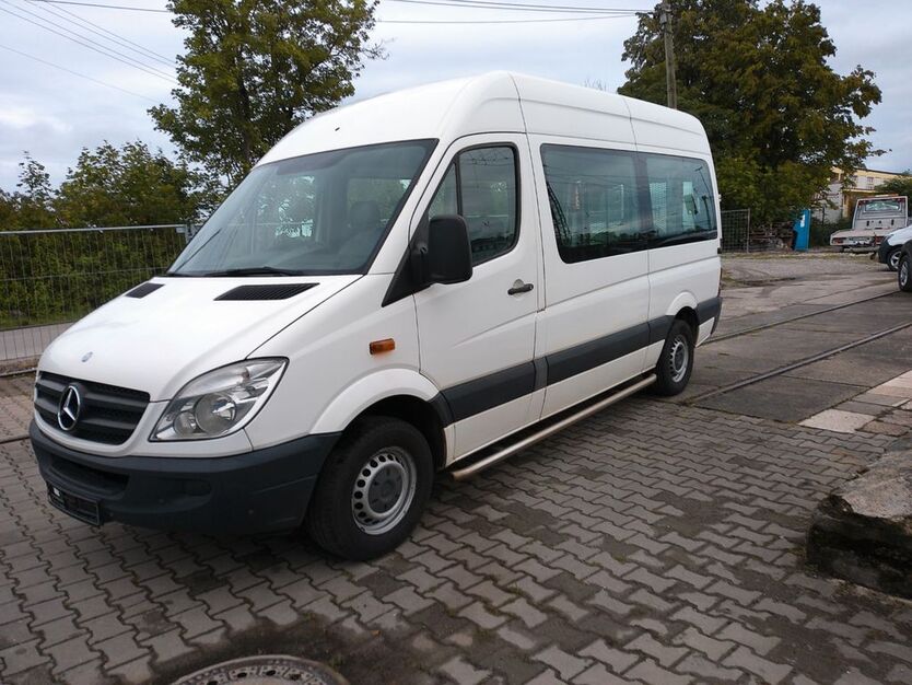 Mercedes-Benz Sprinter 181.000 km 8.900 € München 81829