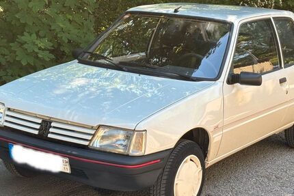 Peugeot 205 67.800 km 3.990 &euro; München 81375