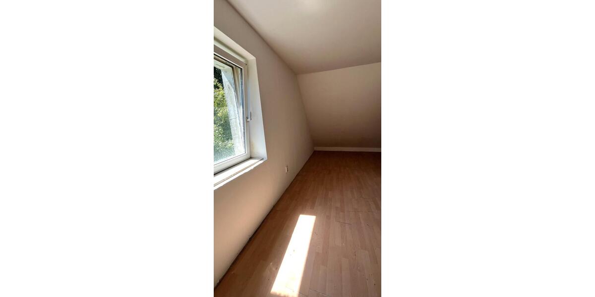 Reihenhaus Wegberg - 6 Zimmer, 115 m&sup2;, 180.000&euro; | Angebot:27024628