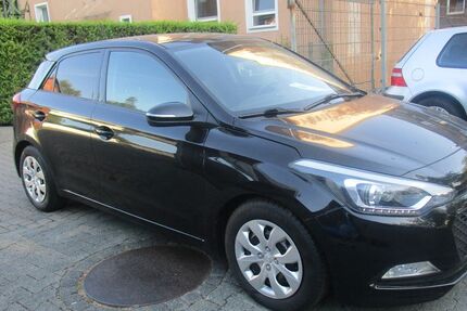 Hyundai i20 105.000 km 8.900 &euro; Oberhausen 46117