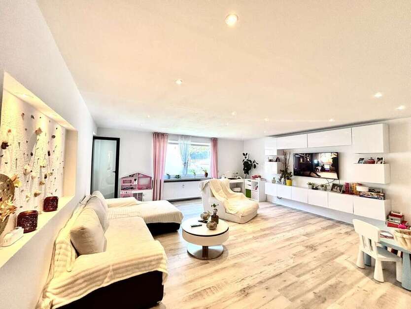 Wohnung zum Mieten in Wiesbaden Delkenheim 1.900 € 138 m²