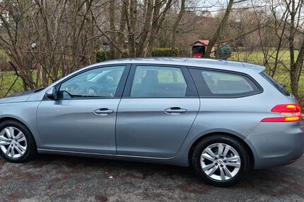 Peugeot 308 132.000 km 5.650 &euro; Büren 33142