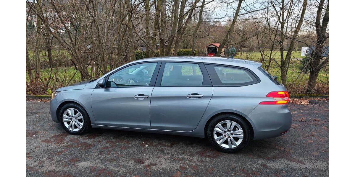 Peugeot 308 132.000 km 5.800 &euro; Büren 33142