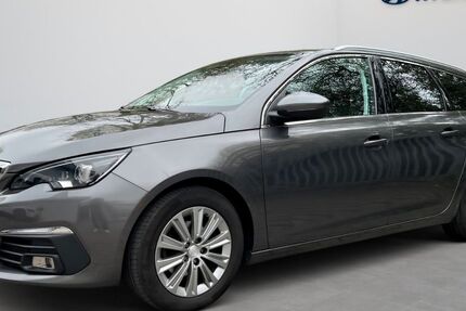 Peugeot 308 73.000 km 12.990 &euro; München 81825