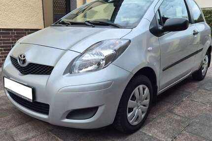 Toyota Yaris 171.000 km 2.499 &euro; Berlin 13125