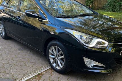 Hyundai i40 146.400 km 7.490 &euro; Euskirchen 53879