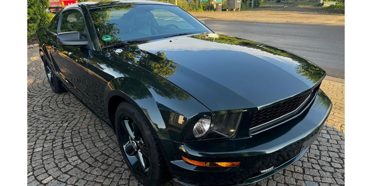 Ford Mustang 84.000 km 22.900 &euro; Schöneck 61137