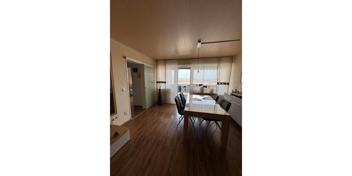 Helle 3-Zimmer-Wohnung mit Weitblick über Schweinfurt – Am Bergl 3 zimmer