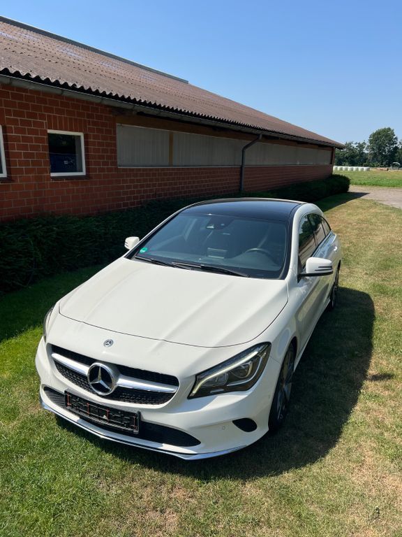CLA 220 Shooting Brake