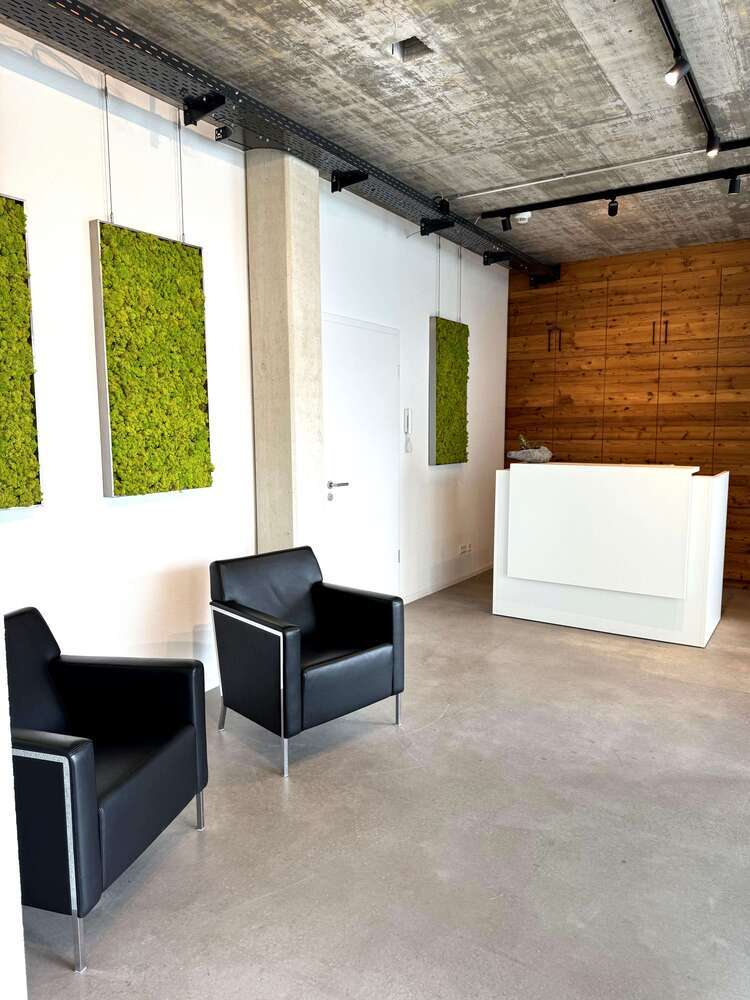 Büro in Kirchzarten 1.102,80 € 92 m²