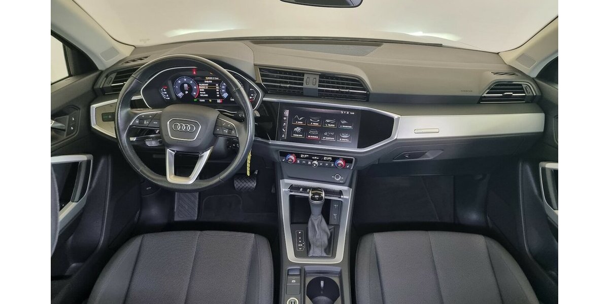 Audi Q3 35 TDI Advanced Prestige LED ACC APP schw.AHK 79.950 km 26.500 &euro; Garrel 49681