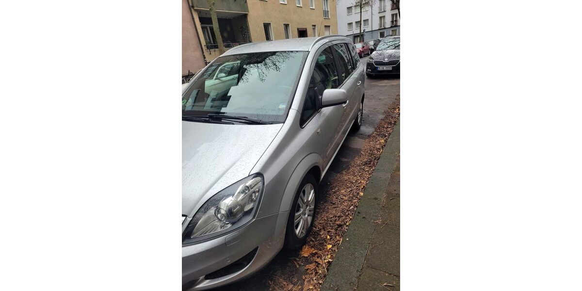 Opel Zafira 136.000 km 7.499 &euro; Düsseldorf 40239