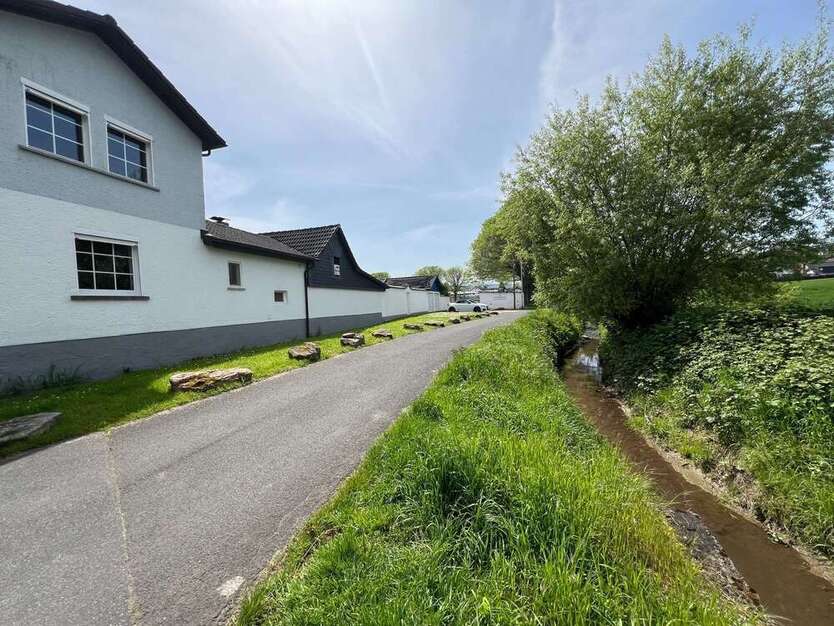 Haus zum Kaufen in Großostheim-OT 565.000 € 223.5 m²