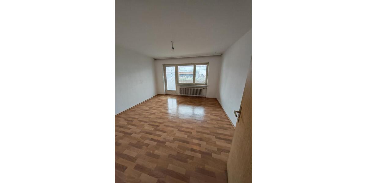 Etagenwohnung Landau an der Isar - 4 Zimmer, 119 m&sup2;, 952&euro; | Angebot:25400381