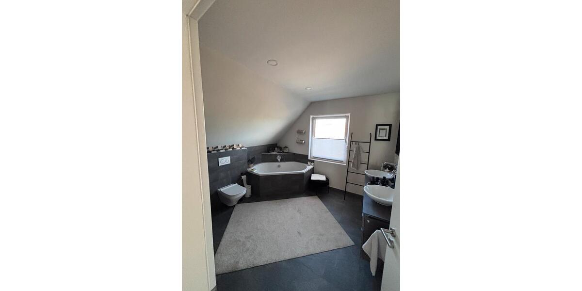 Einfamilienhaus Ense - 5 Zimmer, 129 m&sup2;, 1.500&euro; | Angebot:25048645