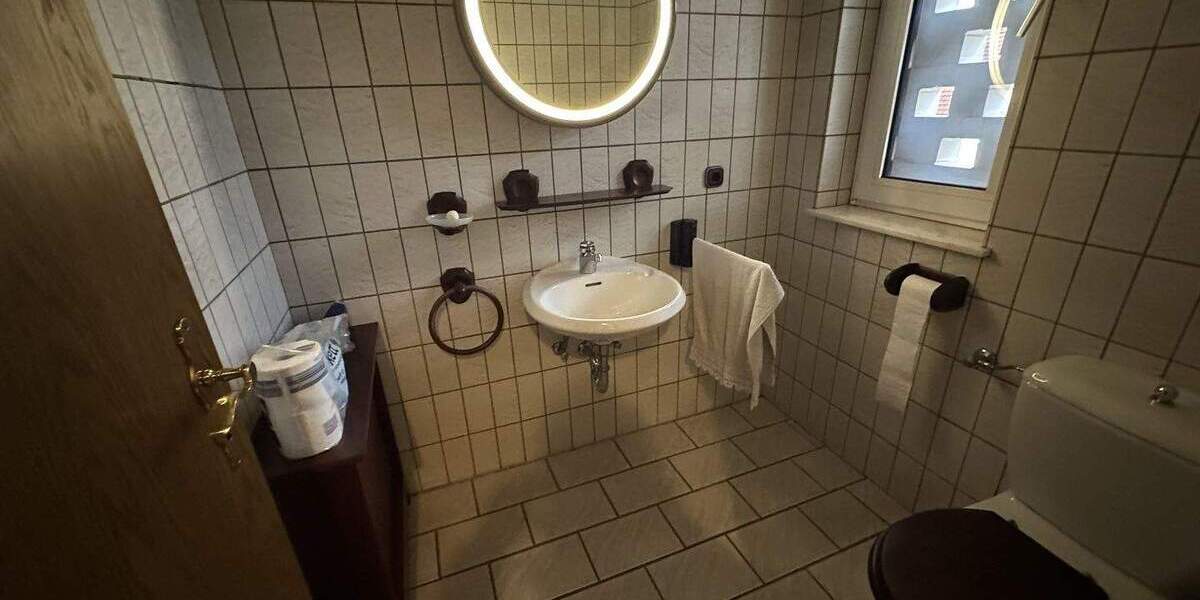 Einfamilienhaus Steinheim - 6 Zimmer, 262 m&sup2;, 350.000&euro; | Angebot:25687039