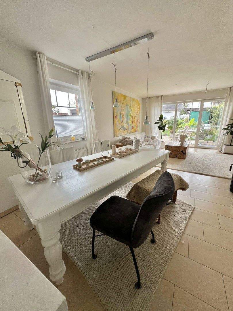 Luxuriös ausgestattetes Reiheneckhaus mit grünem Rückzugsort 4 zimmer